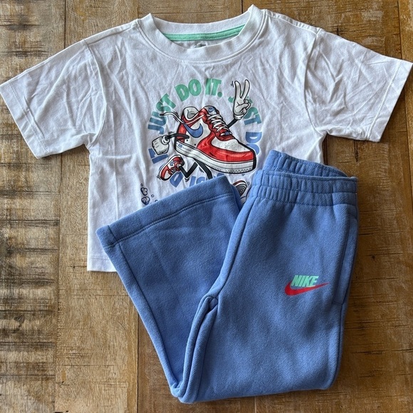Nike Other - NWOT Nike Girls Tee and Sweatpants Set size XS(4)